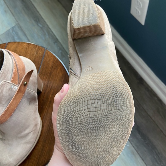 Francesca’s Cadence Tan and Brown Booties- Size 7 - Picture 8 of 11